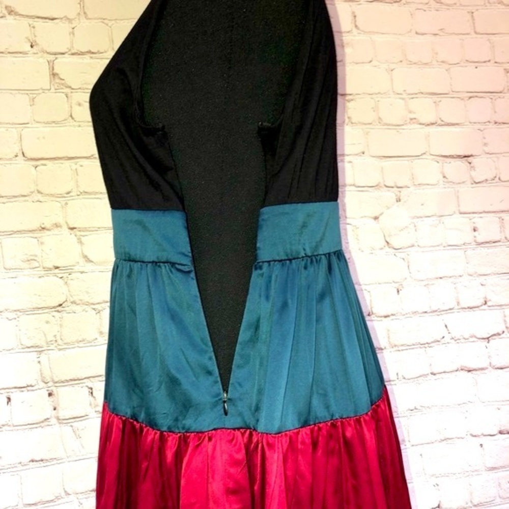 Twenty-one Color Block Dress - Picture 5 of 7